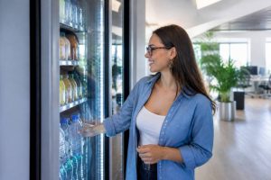 How food and beverage vending machines support workplace hydration and air quality